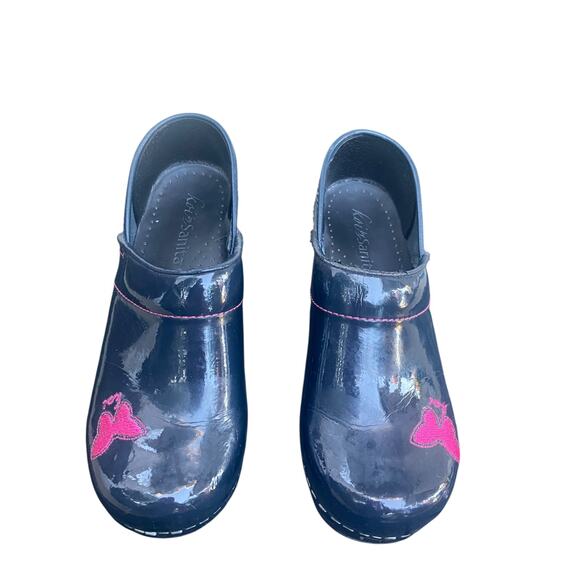 Sanita Womens Patent Leather Clogs EU 35 US 4 Navy Blue Butterfly Work Shoes - Picture 3 of 15